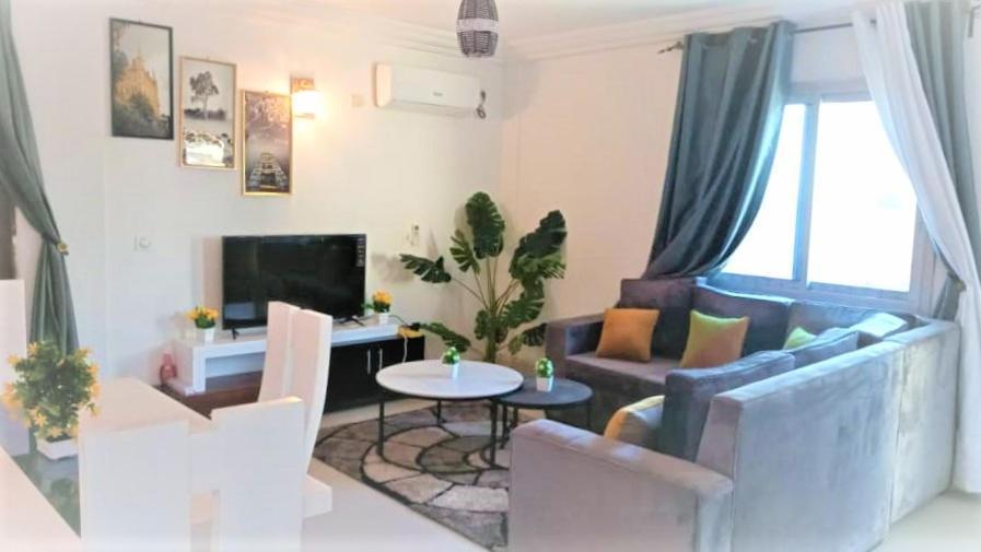 Makeena Berry Cosy Mboa - Hydrocarbures Douala Kültér fotó