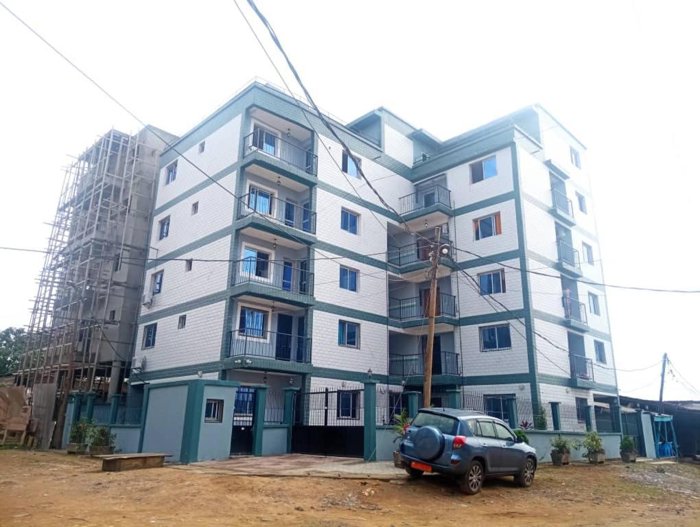 Makeena Berry Cosy Mboa - Hydrocarbures Douala Kültér fotó